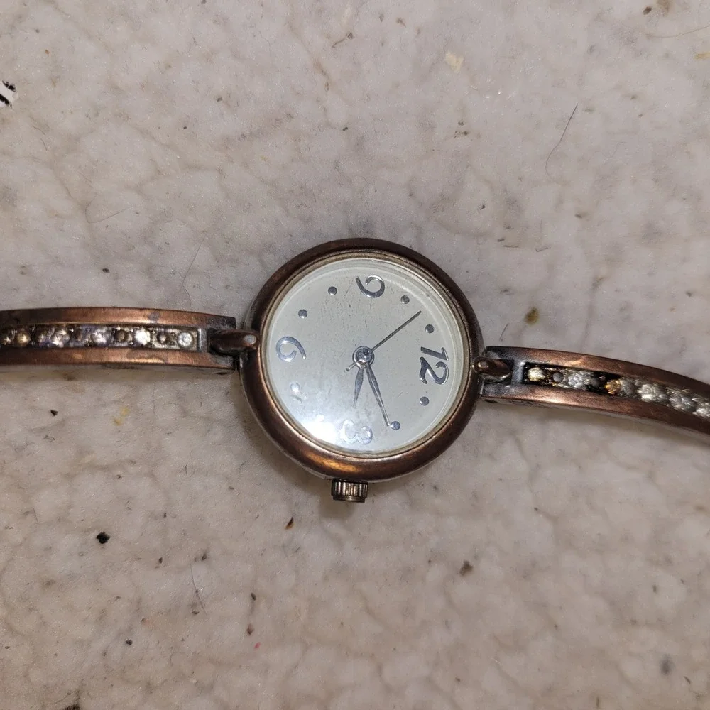 Vintage Swiss Quartz Women's‎ Bracelet Watch Gold Tone Rhinestone Accents